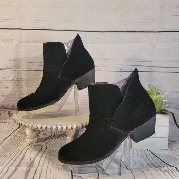 Ruff Hewn Eastern Women's Black Suede Ankle Boots Size 8.5M - Picture 2 of 12